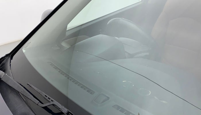 2016 Hyundai Creta SX 1.6 DIESEL, Diesel, Manual, 1,08,129 km, Front windshield - Minor spot on windshield