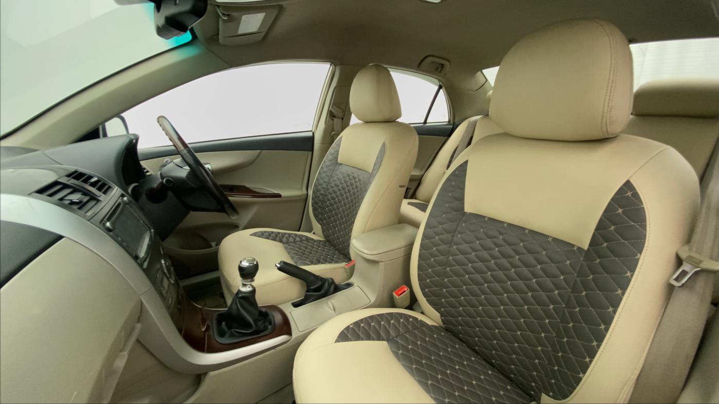 2013 Toyota Corolla Altis GL PETROL, Petrol, Manual, 1,04,902 km, Right Side Front Door Cabin