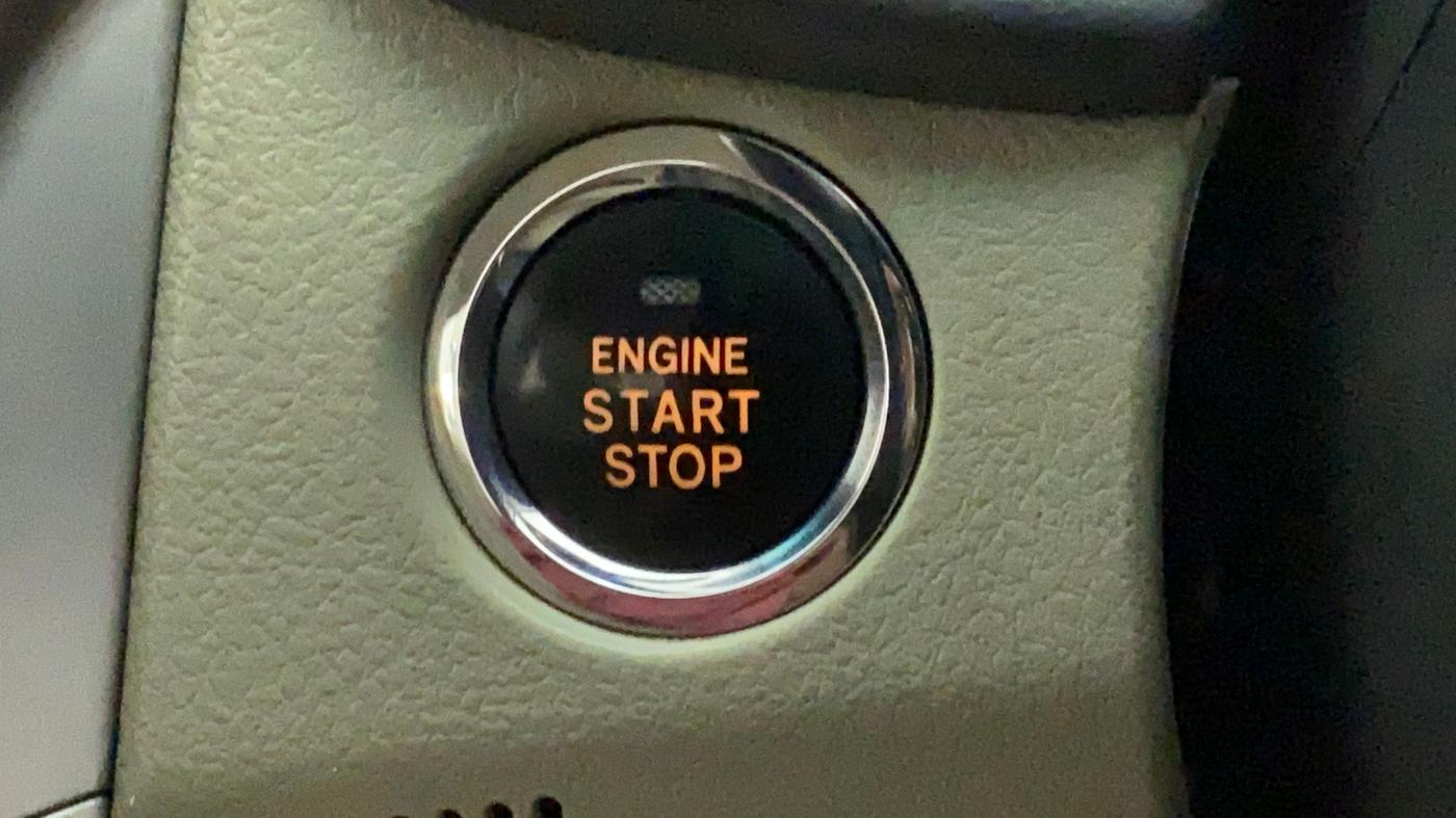 2013 Toyota Corolla Altis GL PETROL, Petrol, Manual, 1,04,902 km, Keyless Start/ Stop Button