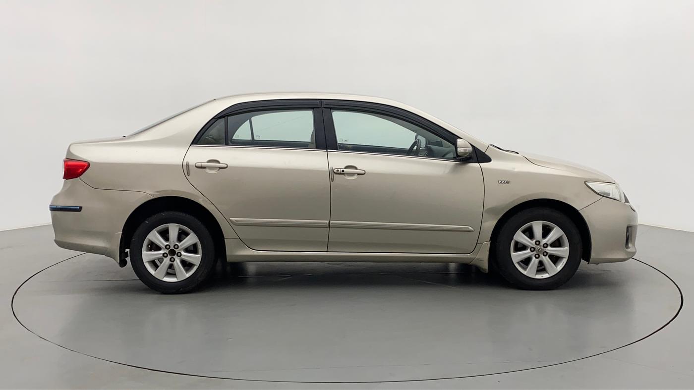 2013 Toyota Corolla Altis GL PETROL, Petrol, Manual, 1,04,902 km, Right Side