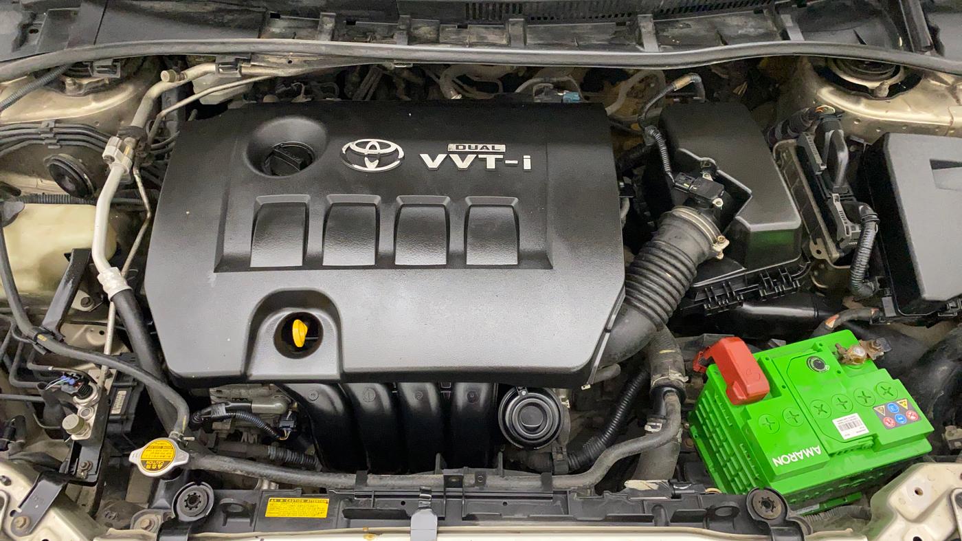 2013 Toyota Corolla Altis GL PETROL, Petrol, Manual, 1,04,902 km, Open Bonet