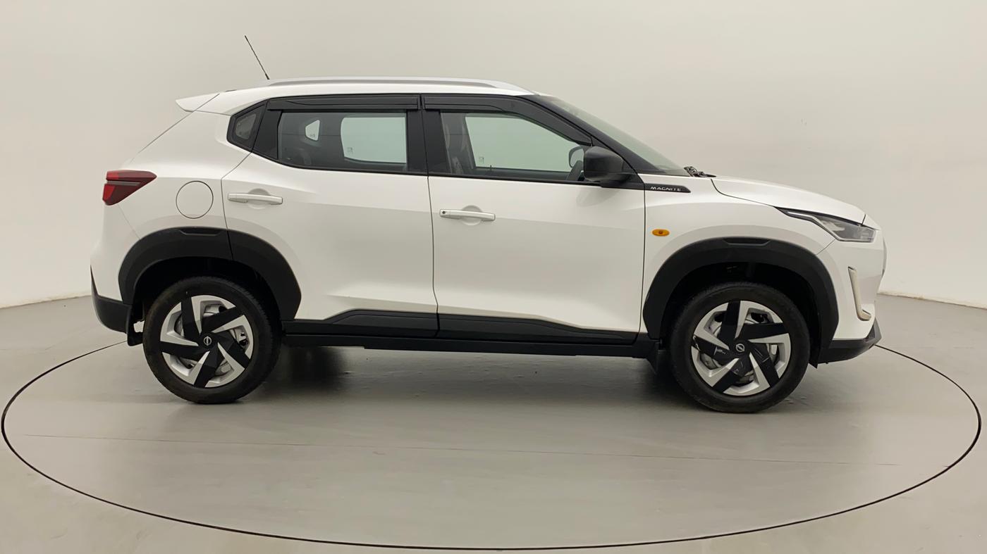 2022 Nissan MAGNITE XE, Petrol, Manual, 12,695 km, Right Side View