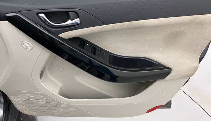 2020 Tata NEXON XZ PLUS PETROL DUAL TONE, Petrol, Manual, 48,997 km, Driver Side Door Panels Control