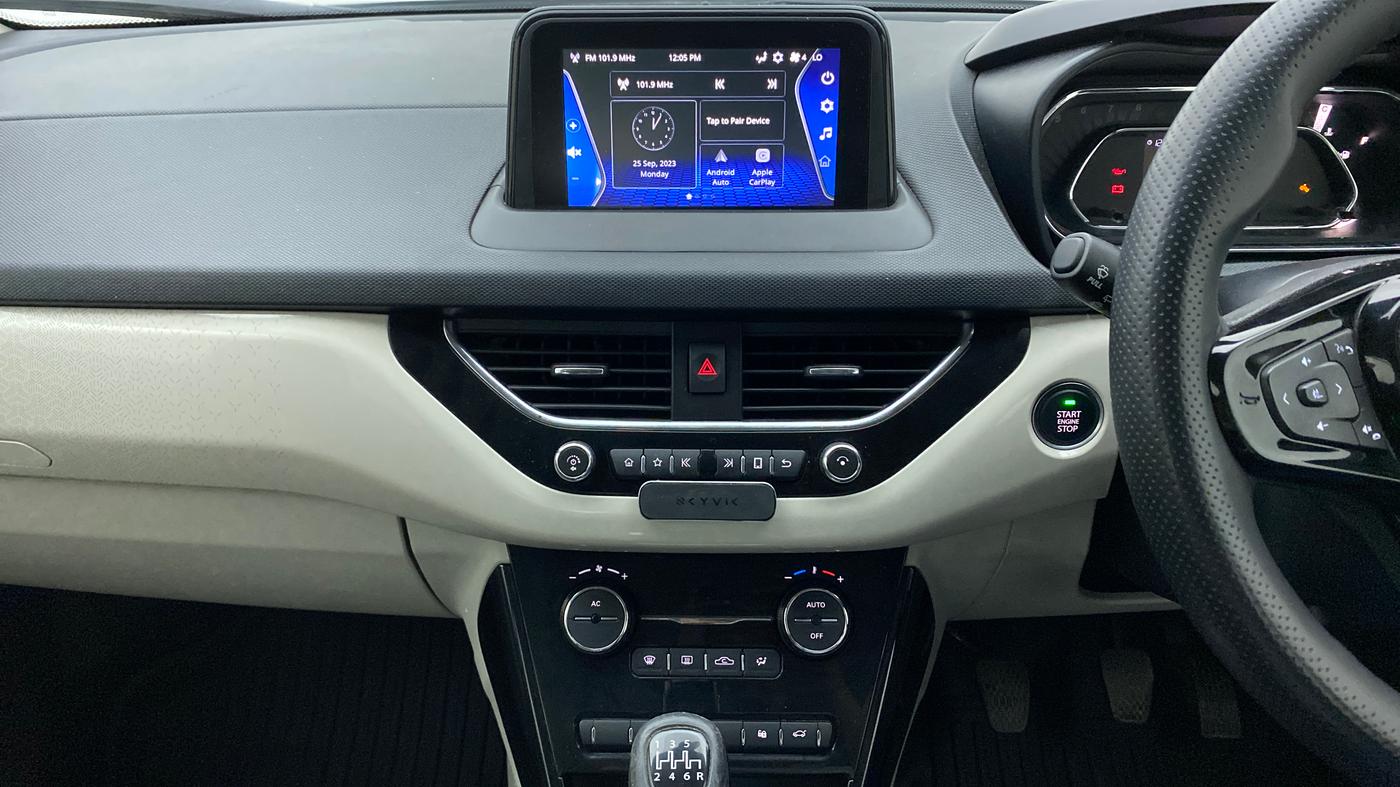 2020 Tata NEXON XZ PLUS PETROL DUAL TONE, Petrol, Manual, 48,997 km, Air Conditioner