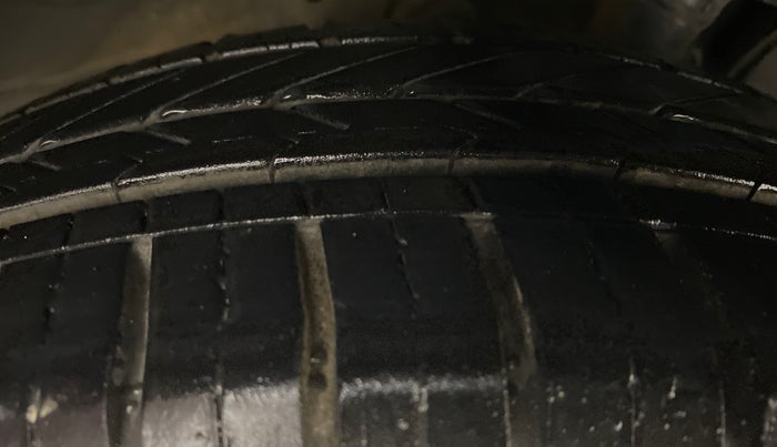 2017 Honda City V MT PETROL, Petrol, Manual, 42,360 km, Right Front Tyre Tread