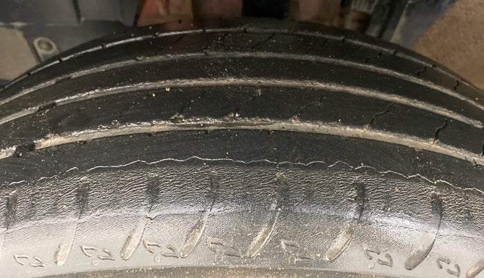 2021 Renault Kiger RXZ CVT 1.0 TURBO DUAL TONE, Petrol, Automatic, 17,522 km, Left Front Tyre Tread