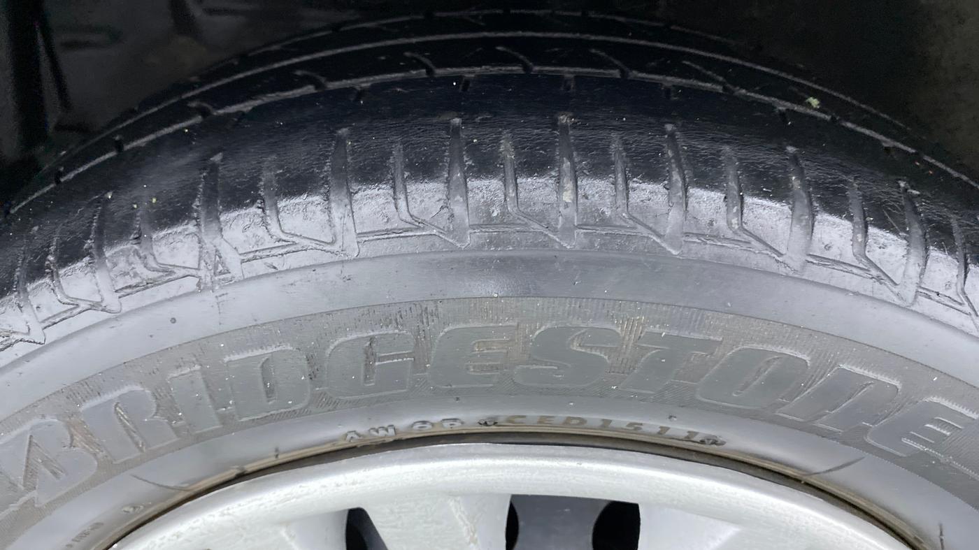 2011 Toyota Etios G, Petrol, Manual, 58,462 km, Left Front Tyre Tread