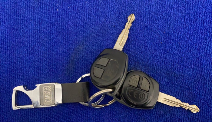 2013 Maruti Swift Dzire VXI, Petrol, Manual, 33,355 km, Key Close Up