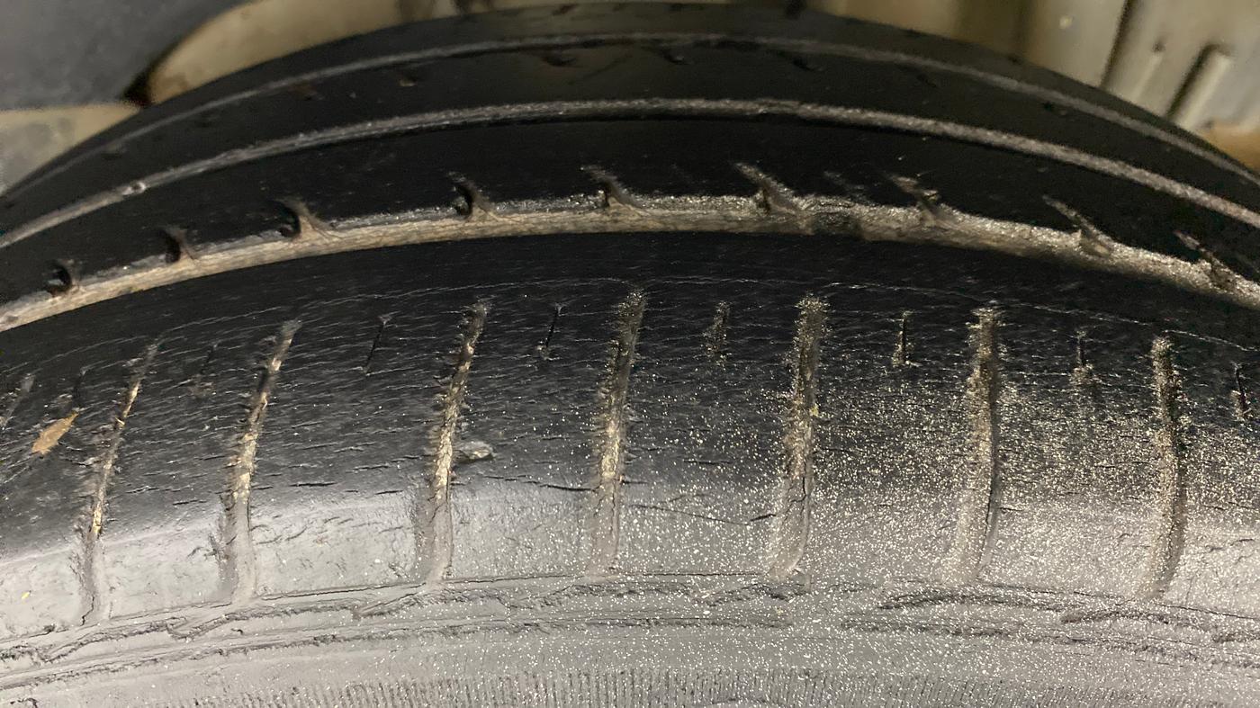 2015 Tata Bolt XT REVOTRON, Petrol, Manual, 27,262 km, Left Rear Tyre Tread