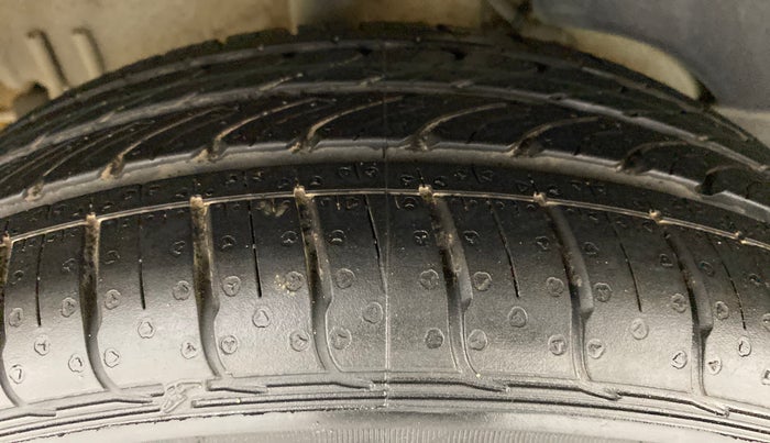 2015 Tata Bolt XT REVOTRON, Petrol, Manual, 27,262 km, Right Rear Tyre Tread