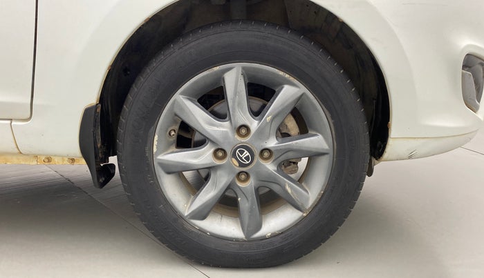2015 Tata Bolt XT REVOTRON, Petrol, Manual, 27,262 km, Right Front Wheel