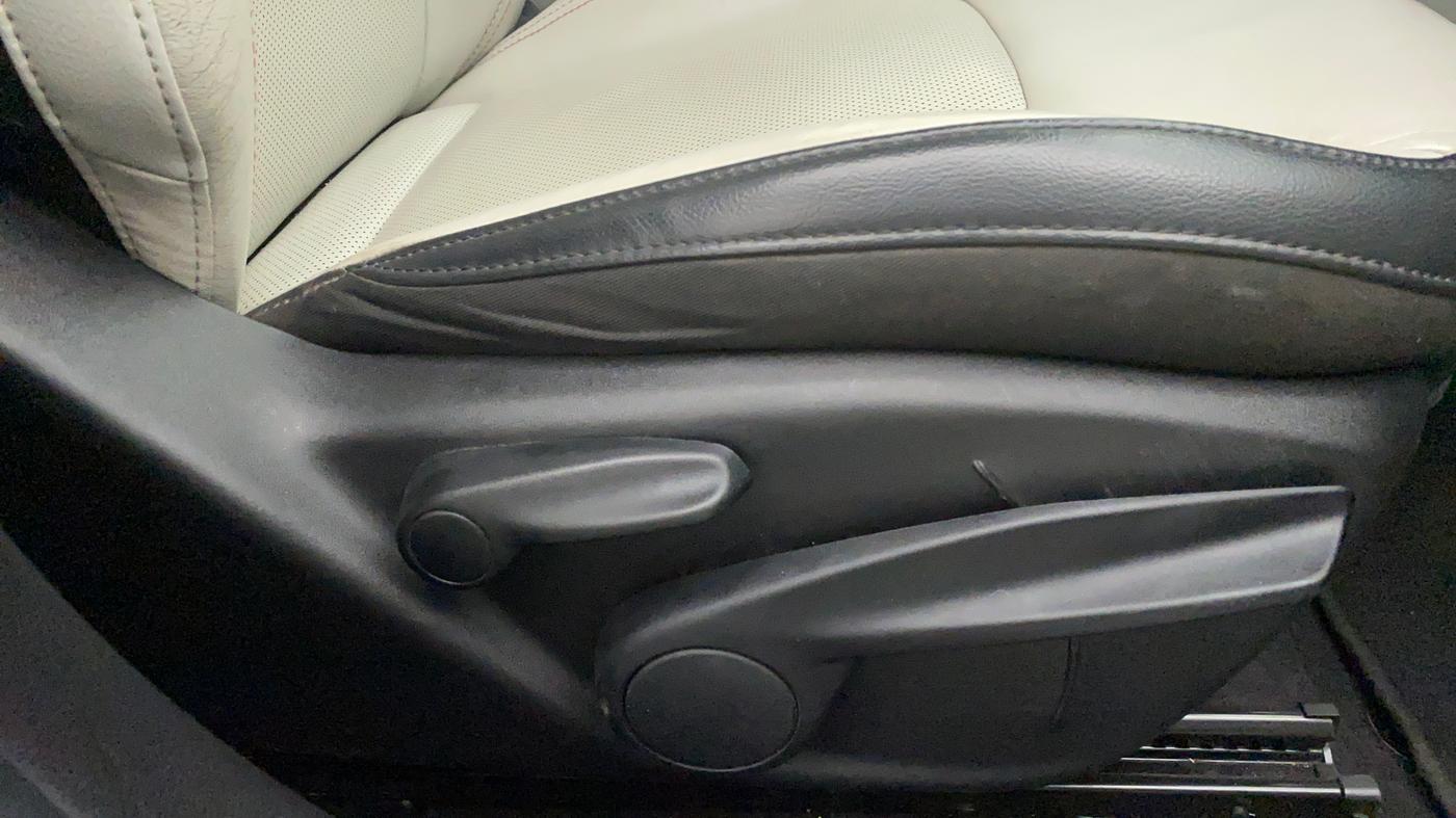2017 Jeep Compass LIMITED (O) 2.0 DIESEL, Diesel, Manual, 1,00,353 km, Driver Side Adjustment Panel