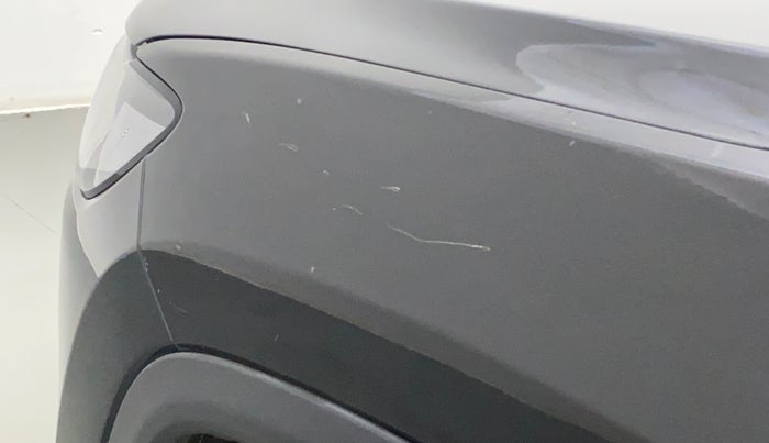 2017 Jeep Compass LIMITED (O) 2.0 DIESEL, Diesel, Manual, 1,00,353 km, Left fender - Minor scratches