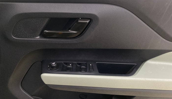 2024 Tata PUNCH ADVENTURE RHYTHM CNG, CNG, Manual, 7,943 km, Driver Side Door Panels Control