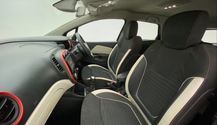 2018 Renault Captur RXT Diesel Dual Tone, Diesel, Manual, 38,532 km, Right Side Front Door Cabin