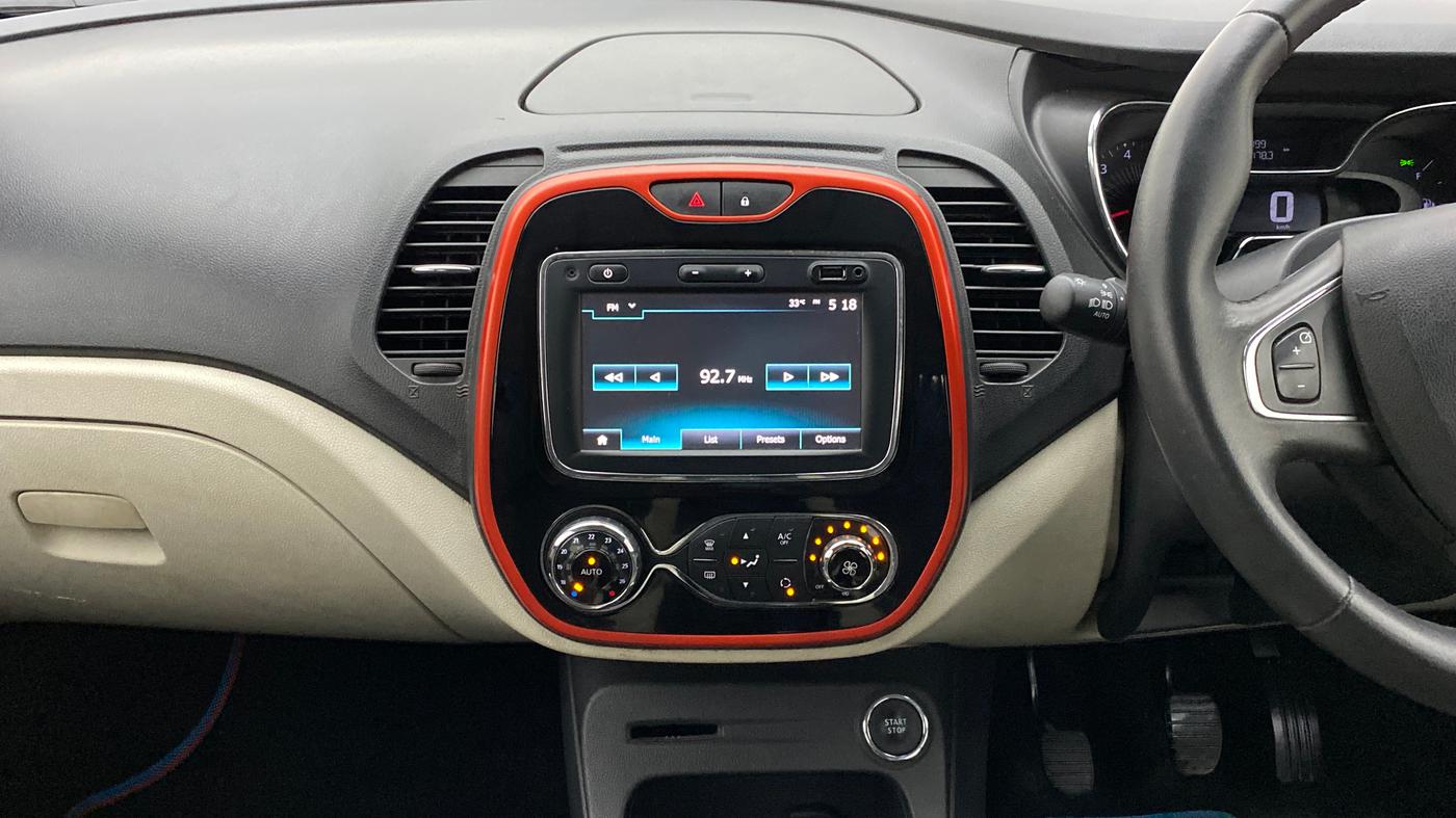 2018 Renault Captur RXT Diesel Dual Tone, Diesel, Manual, 38,532 km, Air Conditioner