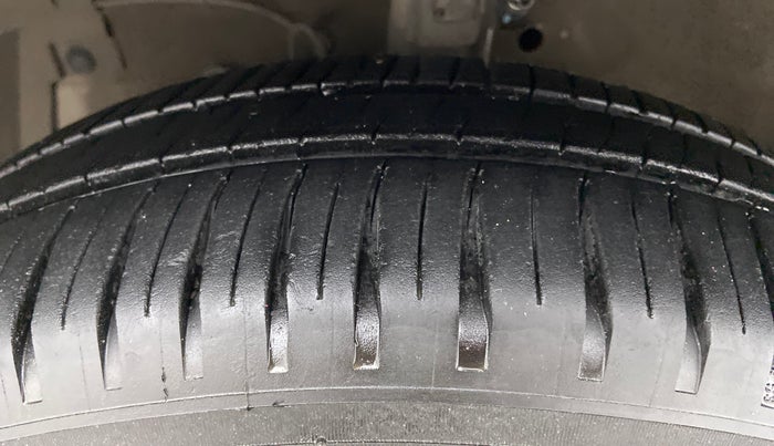 2014 Maruti Swift Dzire AUTOMATIC, Petrol, Automatic, 89,500 km, Left Front Tyre Tread