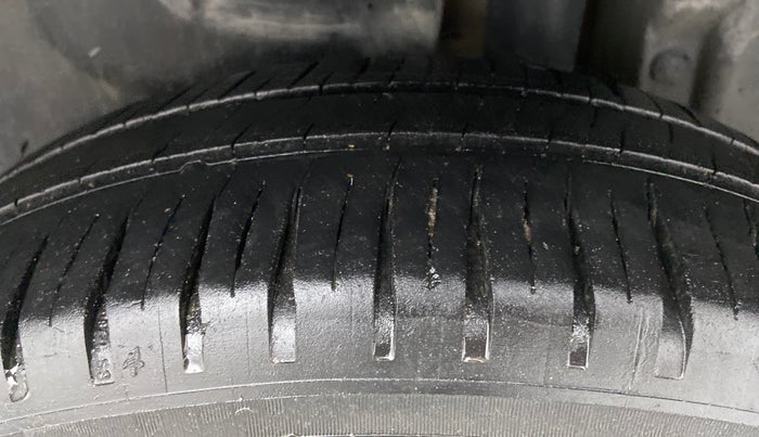 2014 Maruti Swift Dzire AUTOMATIC, Petrol, Automatic, 89,500 km, Left Rear Tyre Tread