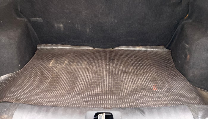2014 Maruti Swift Dzire AUTOMATIC, Petrol, Automatic, 89,500 km, Boot Inside
