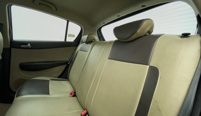 2014 Hyundai i20 ASTA 1.4 CRDI, Diesel, Manual, 75,673 km, Right Side Rear Door Cabin
