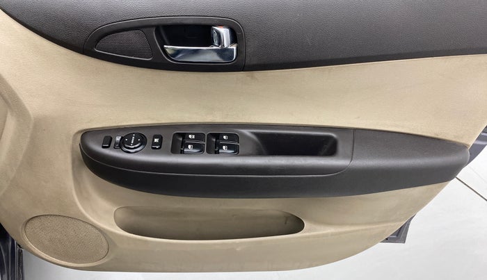 2014 Hyundai i20 ASTA 1.4 CRDI, Diesel, Manual, 75,673 km, Driver Side Door Panels Control