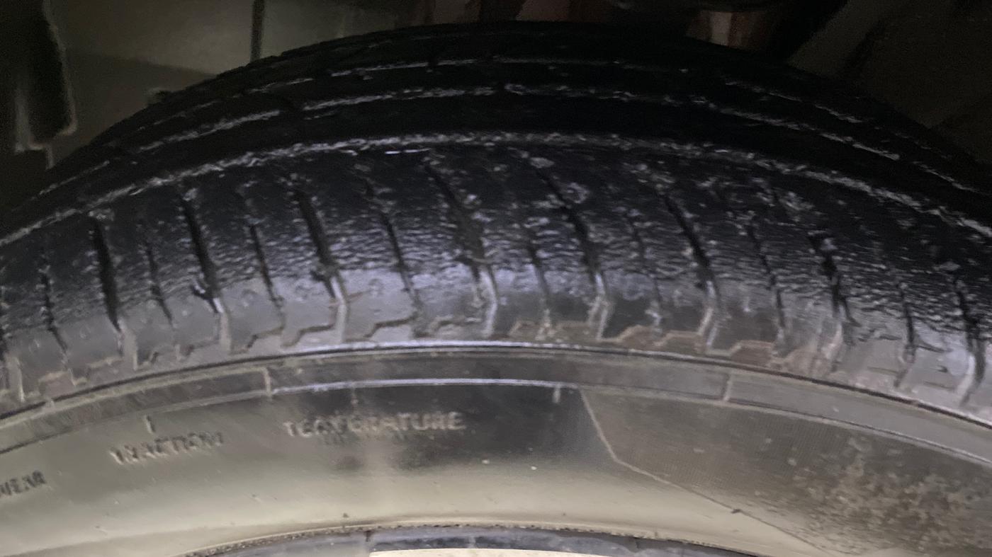 2022 Nissan MAGNITE XV PREMIUM TURBO (O) CVT, Petrol, Automatic, 18,891 km, Left Front Tyre Tread