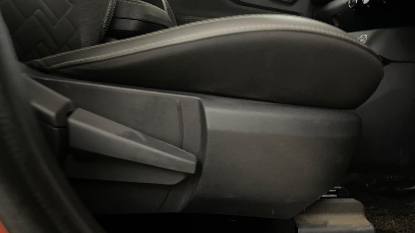 2022 Nissan MAGNITE XV PREMIUM TURBO (O) CVT, Petrol, Automatic, 18,891 km, Driver Side Adjustment Panel