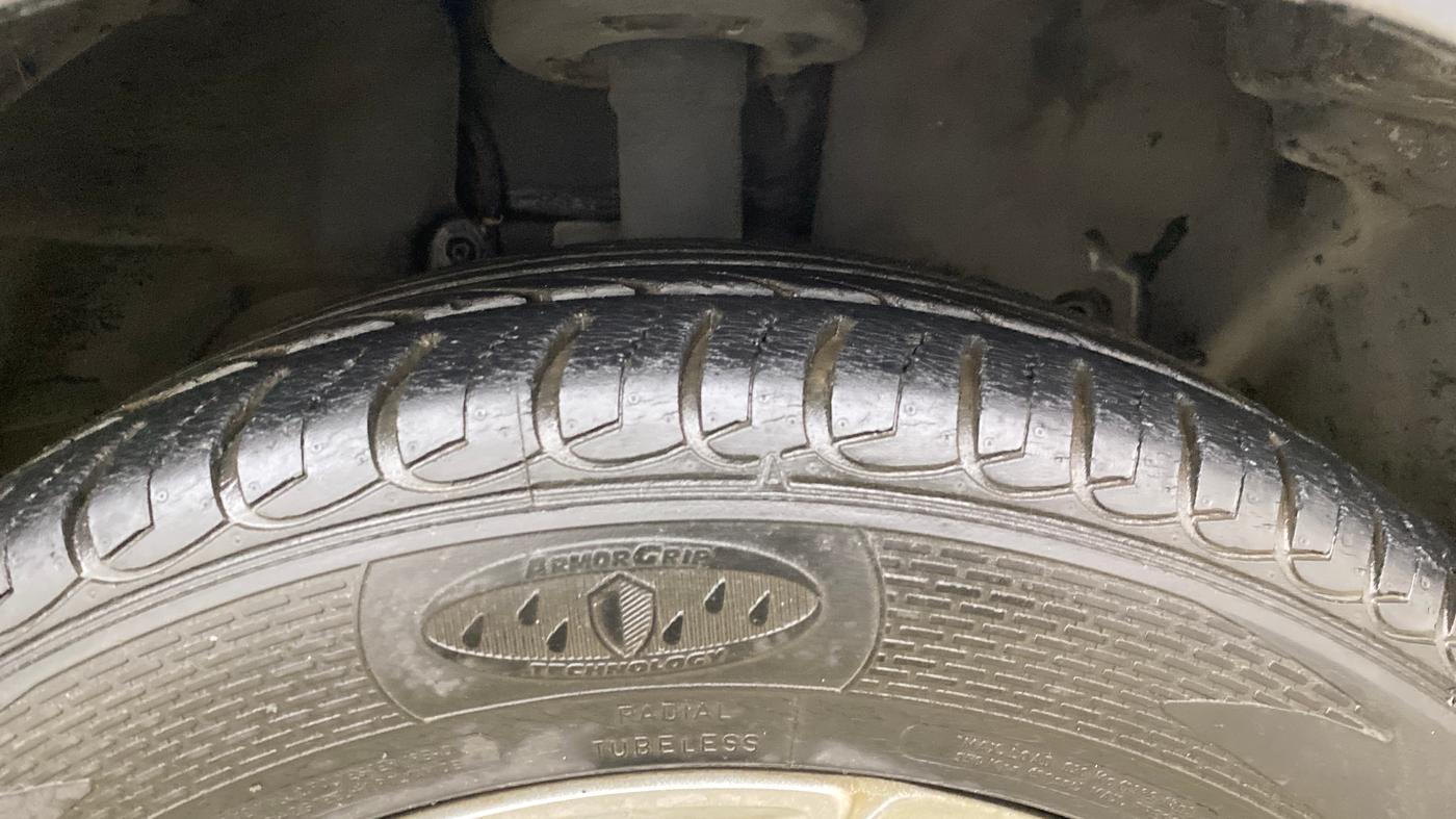 2016 Ford Ecosport TITANIUM 1.5L PETROL AT, Petrol, Automatic, 20,072 km, Right Front Tyre Tread