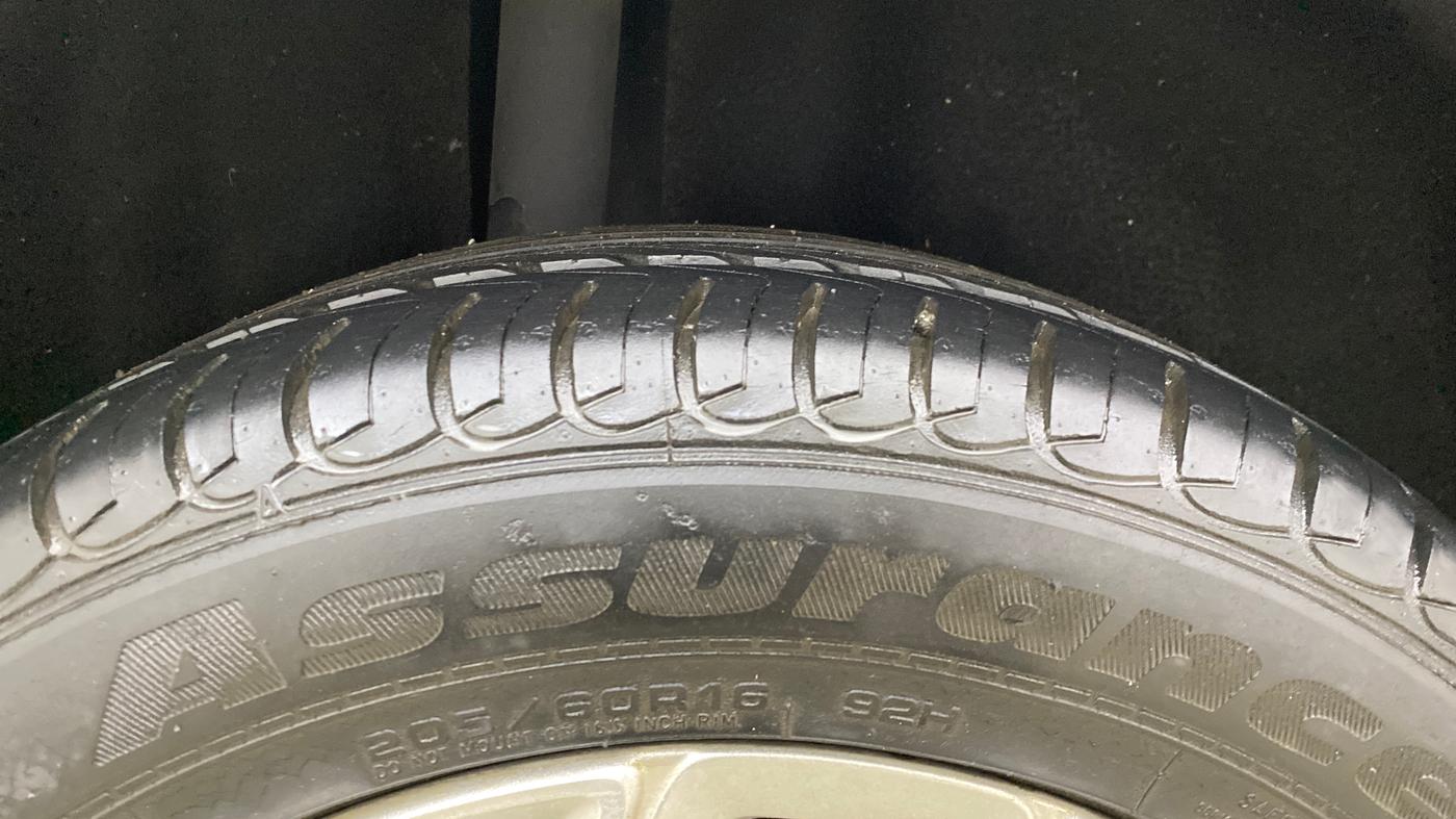 2016 Ford Ecosport TITANIUM 1.5L PETROL AT, Petrol, Automatic, 20,072 km, Right Rear Tyre Tread