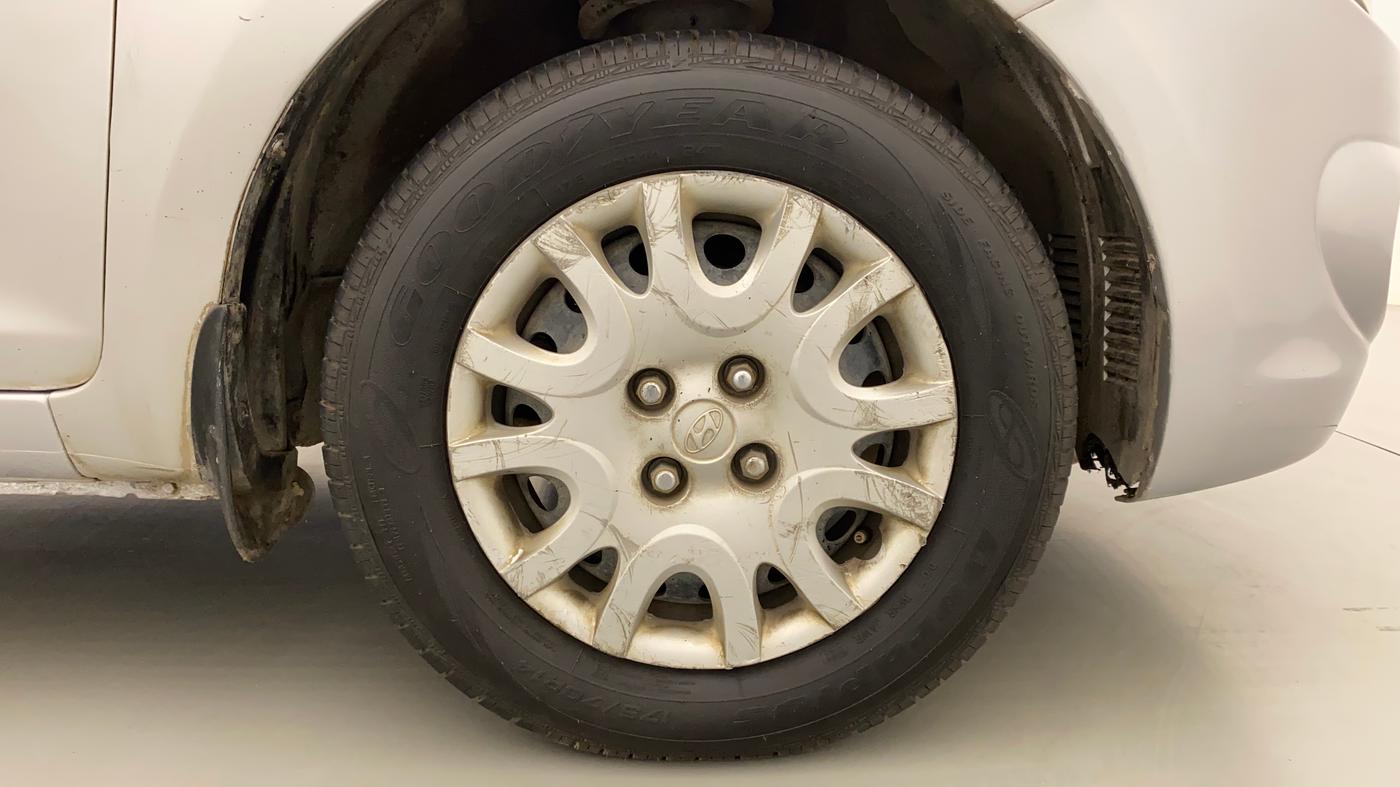 2011 Hyundai i20 MAGNA (O) 1.2, Petrol, Manual, 50 km, Right Front Wheel