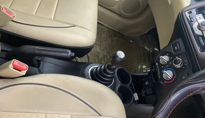 2013 Honda Amaze 1.2L I-VTEC VX, CNG, Manual, 59,221 km, Gear Lever