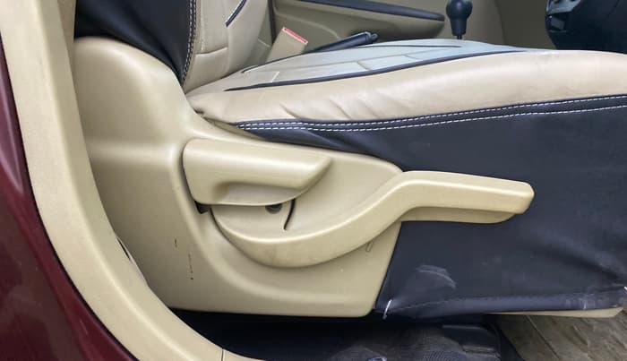 2013 Honda Amaze 1.2L I-VTEC VX, CNG, Manual, 59,221 km, Driver Side Adjustment Panel