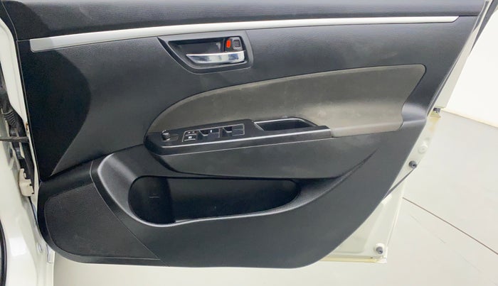 2014 Maruti Swift VXI, Petrol, Manual, 61,043 km, Driver Side Door Panels Control
