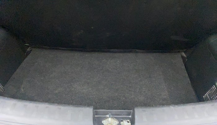 2014 Maruti Swift VXI, Petrol, Manual, 61,043 km, Boot Inside