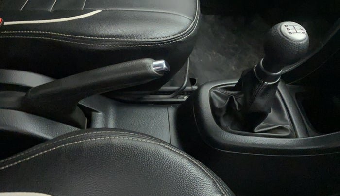 2014 Maruti Swift VXI, Petrol, Manual, 61,043 km, Gear Lever