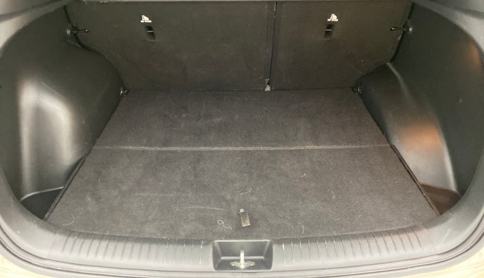 2017 Hyundai Creta 1.6 CRDI SX PLUS AUTO, Diesel, Automatic, 45,173 km, Boot Inside