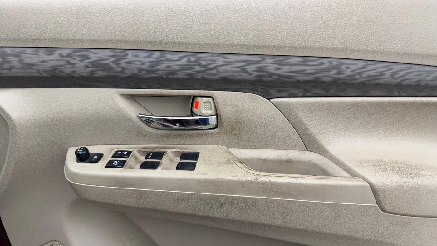 2020 Maruti Ertiga VXI CNG, CNG, Manual, 34,225 km, Driver Side Door Panels Control