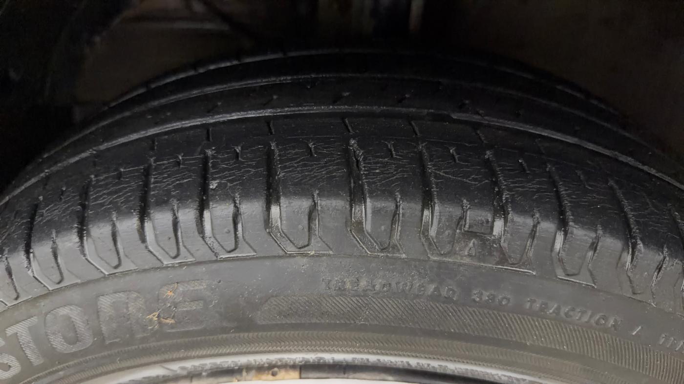 2020 Maruti Ertiga VXI CNG, CNG, Manual, 34,225 km, Left Front Tyre Tread