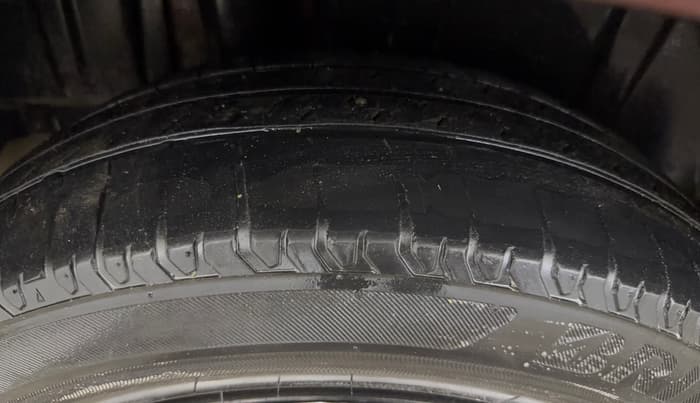 2020 Maruti Ertiga VXI CNG, CNG, Manual, 34,225 km, Right Rear Tyre Tread