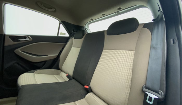 2018 Hyundai Elite i20 SPORTZ 1.2, Petrol, Manual, 16,639 km, Right Side Rear Door Cabin
