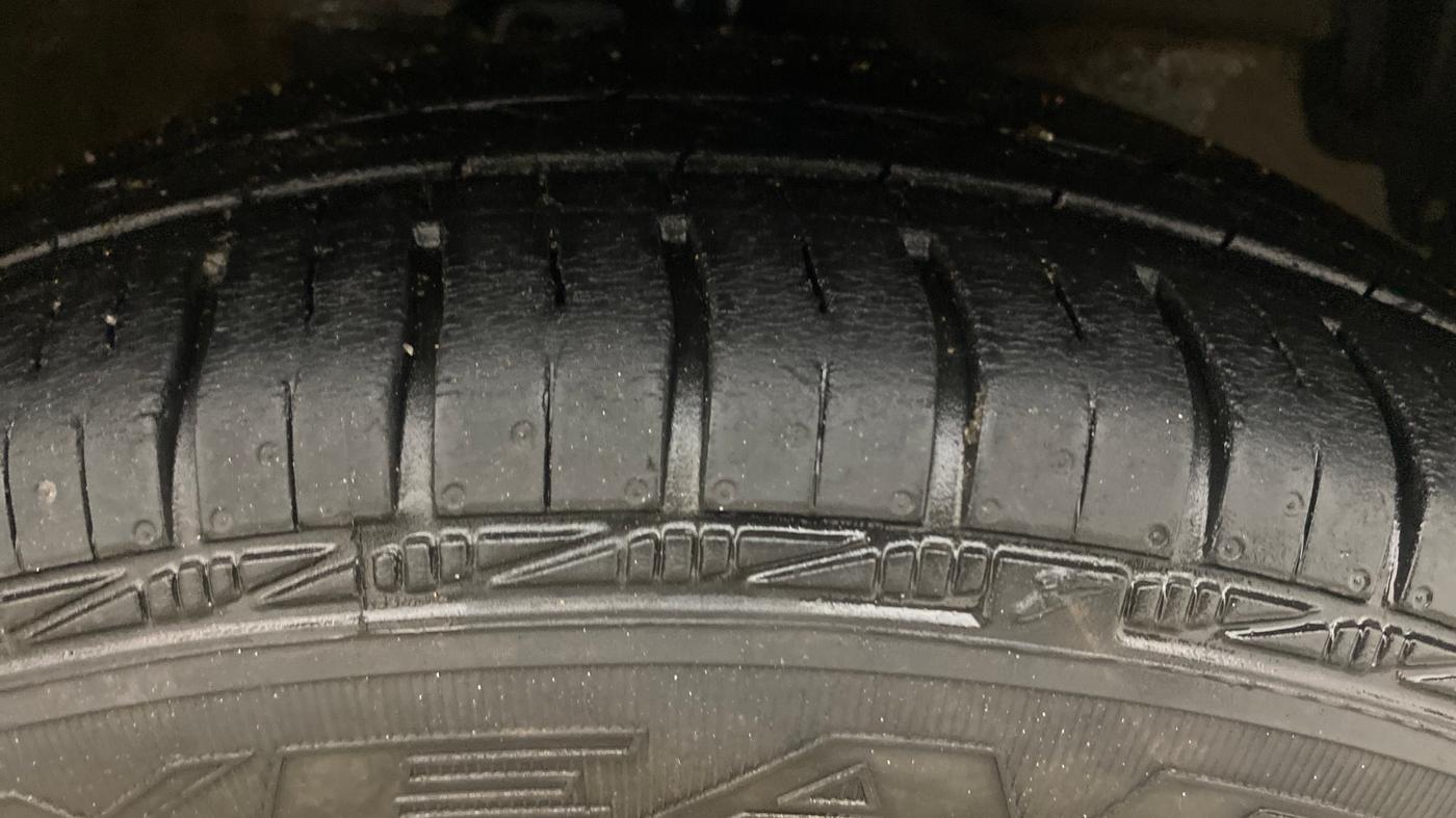 2017 Maruti Celerio ZXI AMT, Petrol, Automatic, 80,175 km, Right Front Tyre Tread