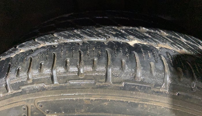 2018 Mahindra XUV500 W5, Diesel, Manual, 78,284 km, Left Front Tyre Tread