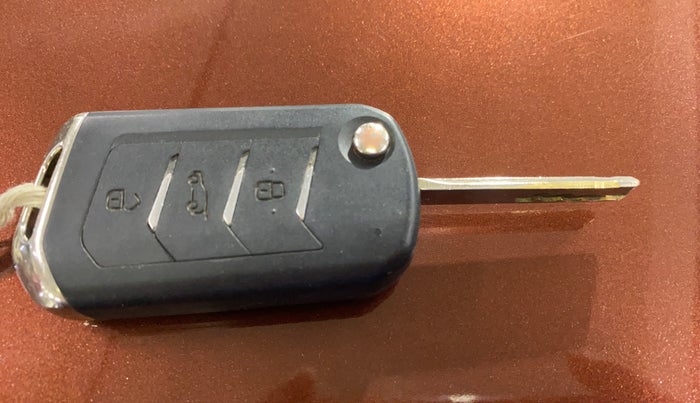 2018 Mahindra XUV500 W5, Diesel, Manual, 78,284 km, Key Close Up