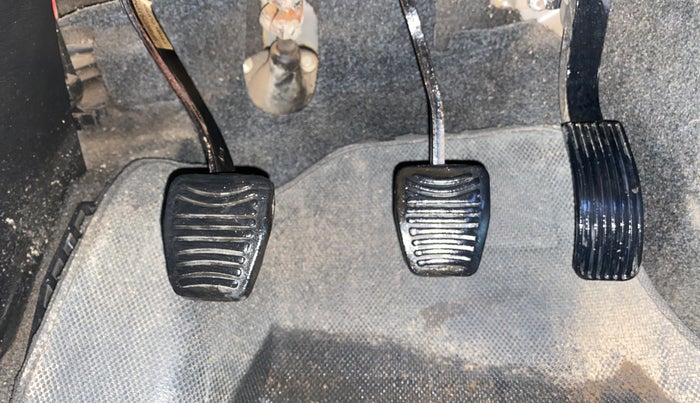 2018 Mahindra XUV500 W5, Diesel, Manual, 78,284 km, Pedals