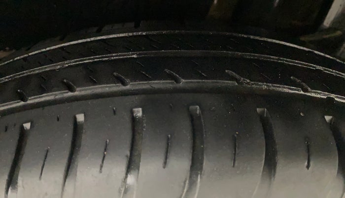 2019 Maruti Dzire VXI, Petrol, Manual, 43,028 km, Left Rear Tyre Tread