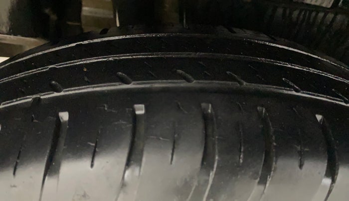 2019 Maruti Dzire VXI, Petrol, Manual, 43,028 km, Right Rear Tyre Tread