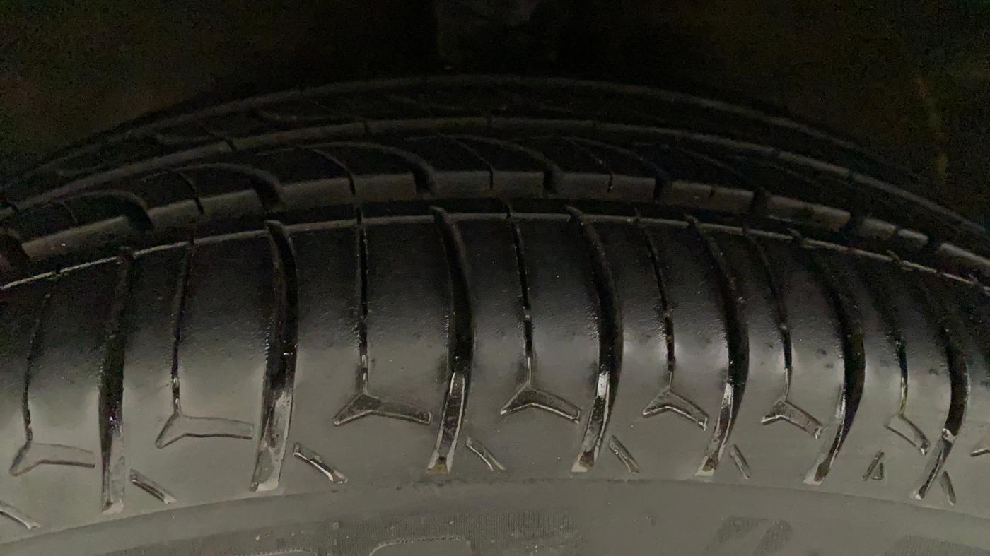2012 Maruti Wagon R 1.0 VXI, Petrol, Manual, 92,651 km, Left Front Tyre Tread