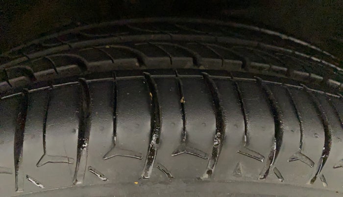 2012 Maruti Wagon R 1.0 VXI, Petrol, Manual, 92,651 km, Right Front Tyre Tread