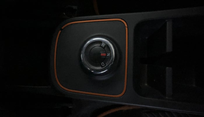 2020 Renault Kwid CLIMBER 1.0 AMT (O), Petrol, Automatic, 30,045 km, Gear Lever