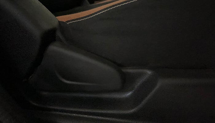 2020 Renault Kwid CLIMBER 1.0 AMT (O), Petrol, Automatic, 30,045 km, Driver Side Adjustment Panel